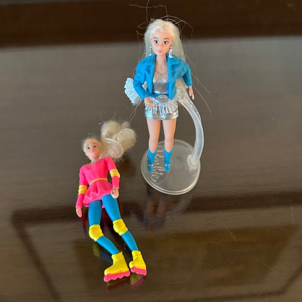 Mattel Barbie World's Smallest Barbie Mini Dolls Roller Skating Silver Dress